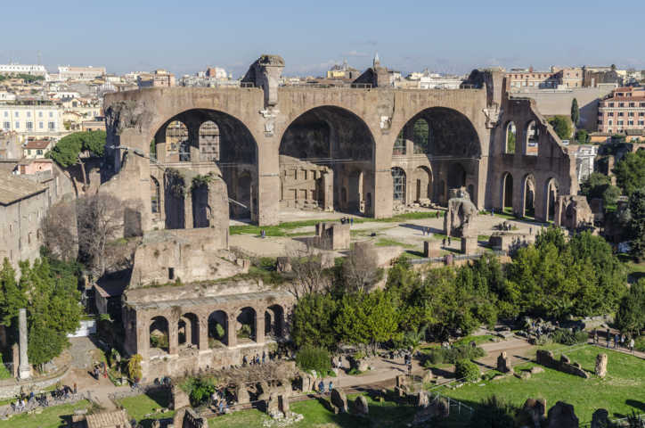 73 - Italia - Roma - Foro Romano - basilica de Majencio y Constantino